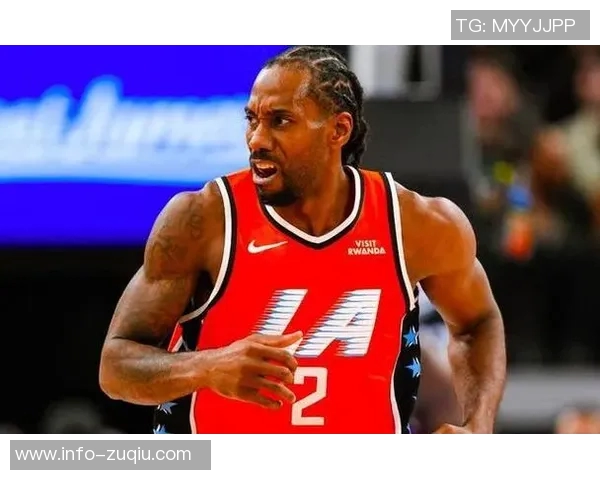 莱昂纳德全场表现出色19投11中砍下33分5篮板5助攻3抢断1盖帽正负值高达31