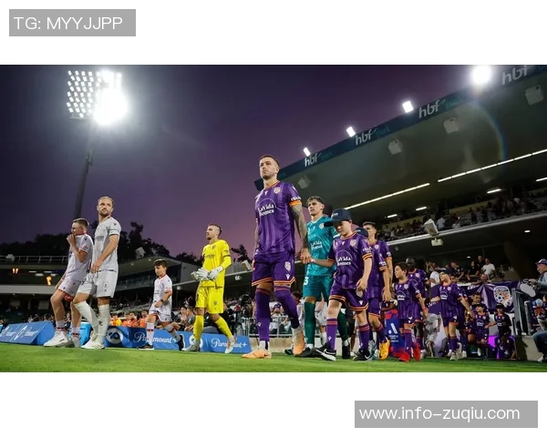 澳超门将惊人失误送大礼对手80米外解围意外进球引发热议 澳超门将惊人失误送大礼对手80米外解围意外进球引发热议